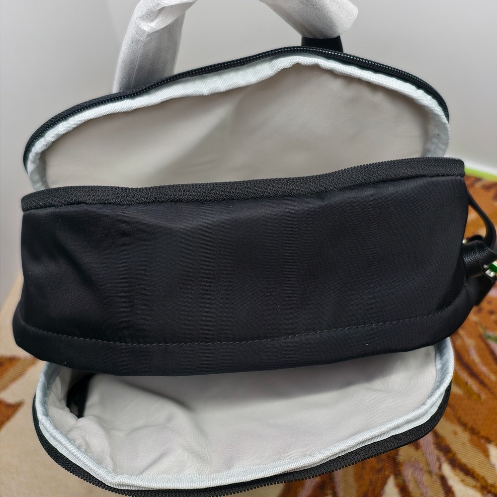 🌺Tumi Voyageur Nylon Backpack | Women's Commuter Bag - Picture 6 of 6